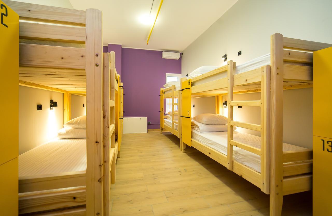 Hotel Bee Station Kyiv Exterior foto
