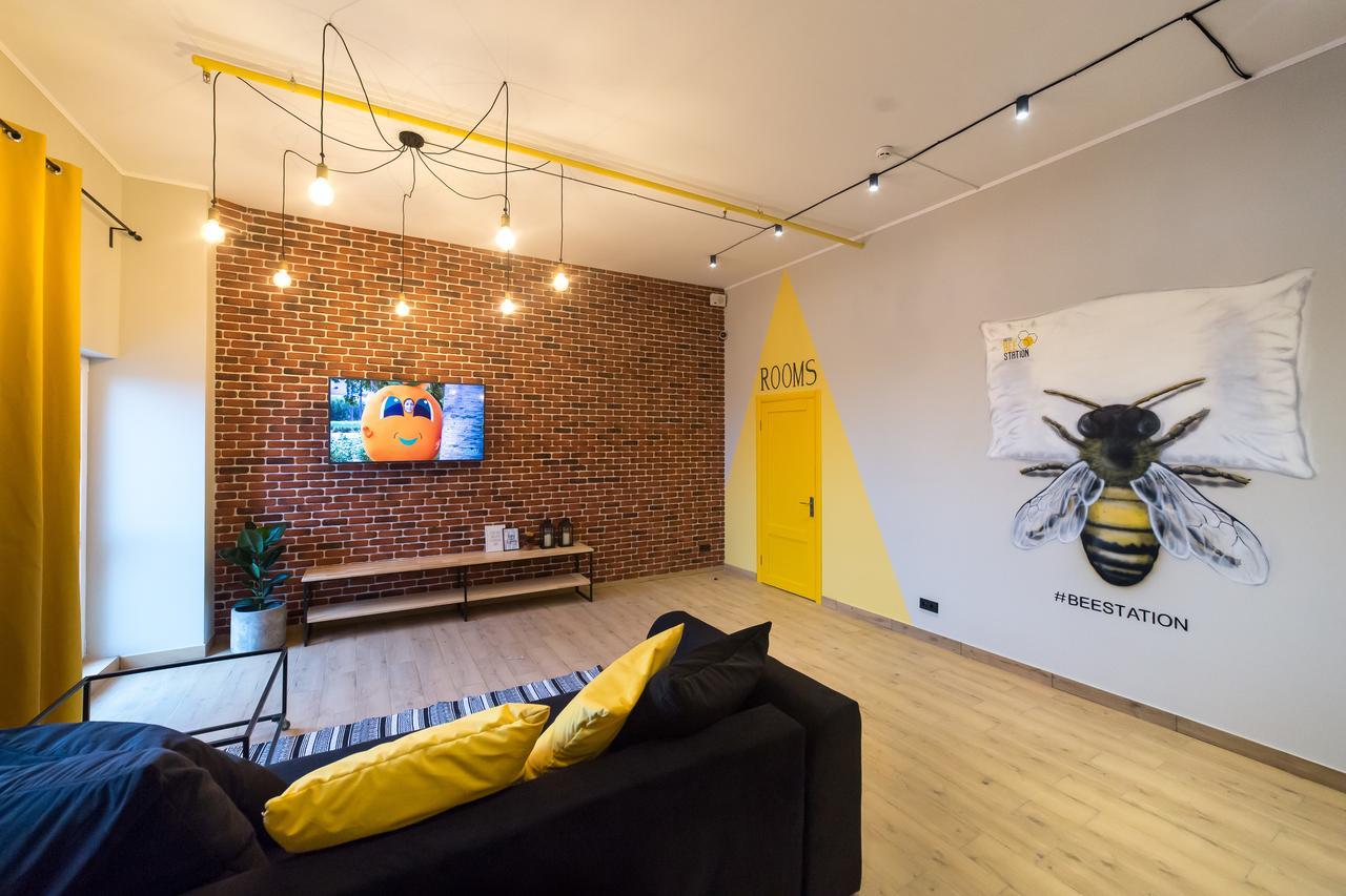 Hotel Bee Station Kyiv Exterior foto