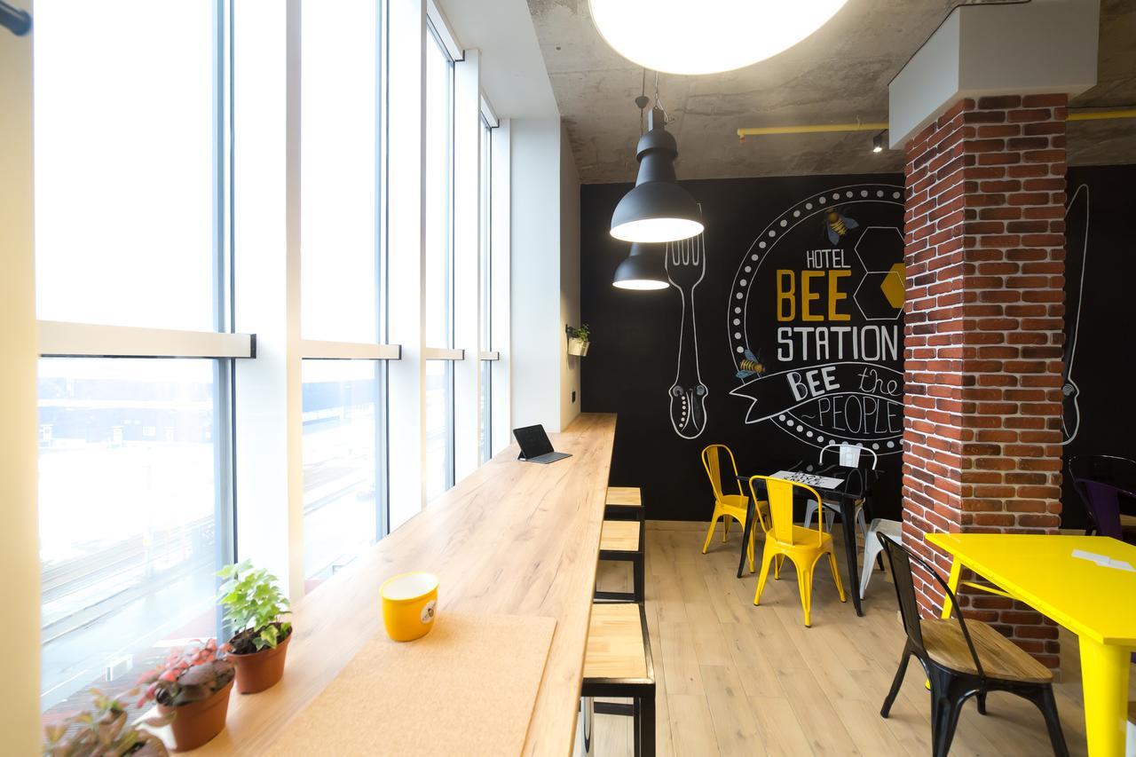 Hotel Bee Station Kyiv Exterior foto