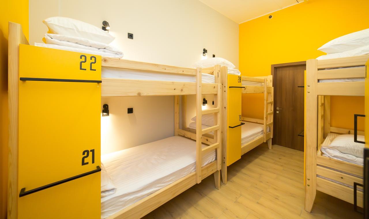 Hotel Bee Station Kyiv Exterior foto