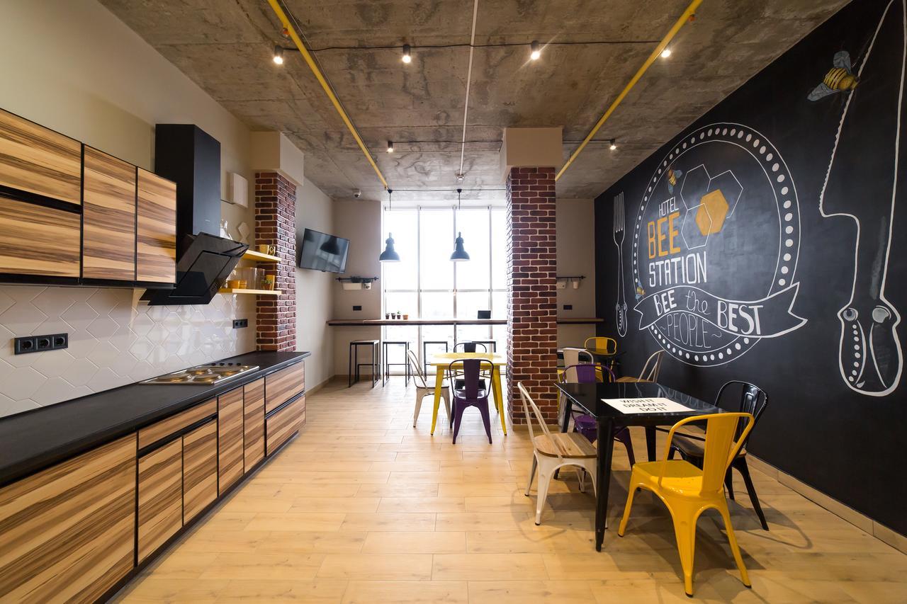 Hotel Bee Station Kyiv Exterior foto