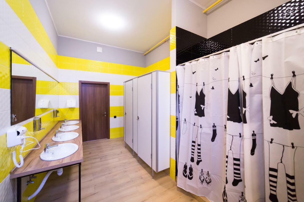Hotel Bee Station Kyiv Exterior foto