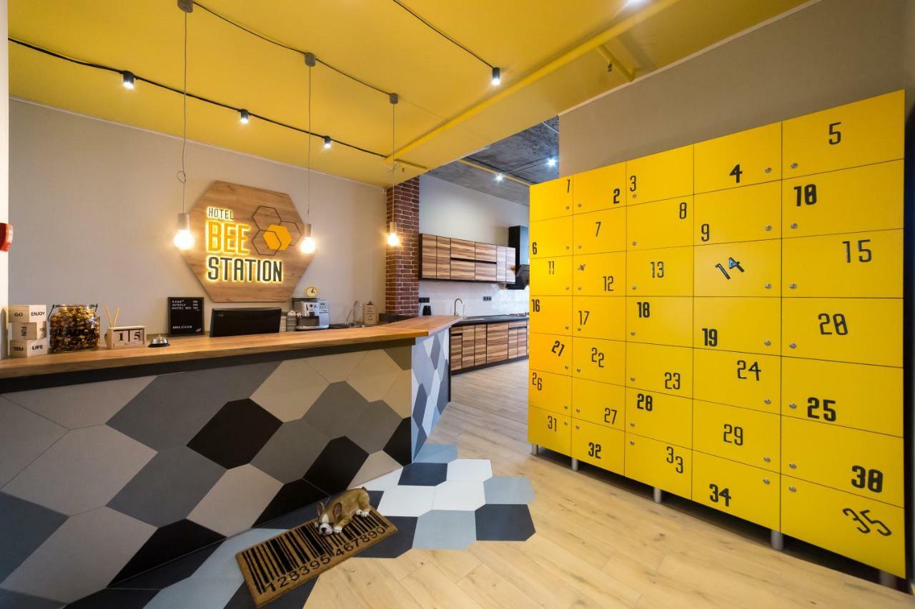 Hotel Bee Station Kyiv Exterior foto
